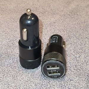Lot of two 2-port USB car chargers